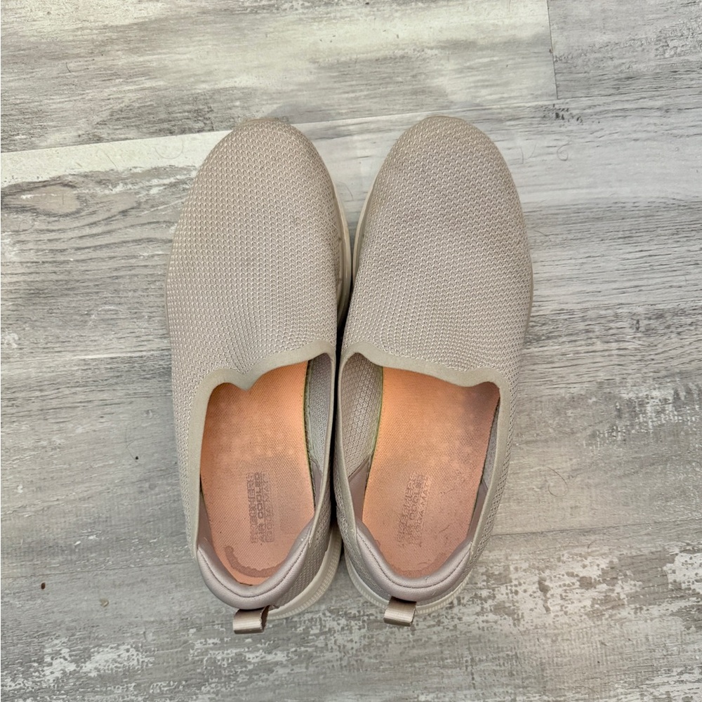 GO WALK 6 - Clear Virtue women’s size 9